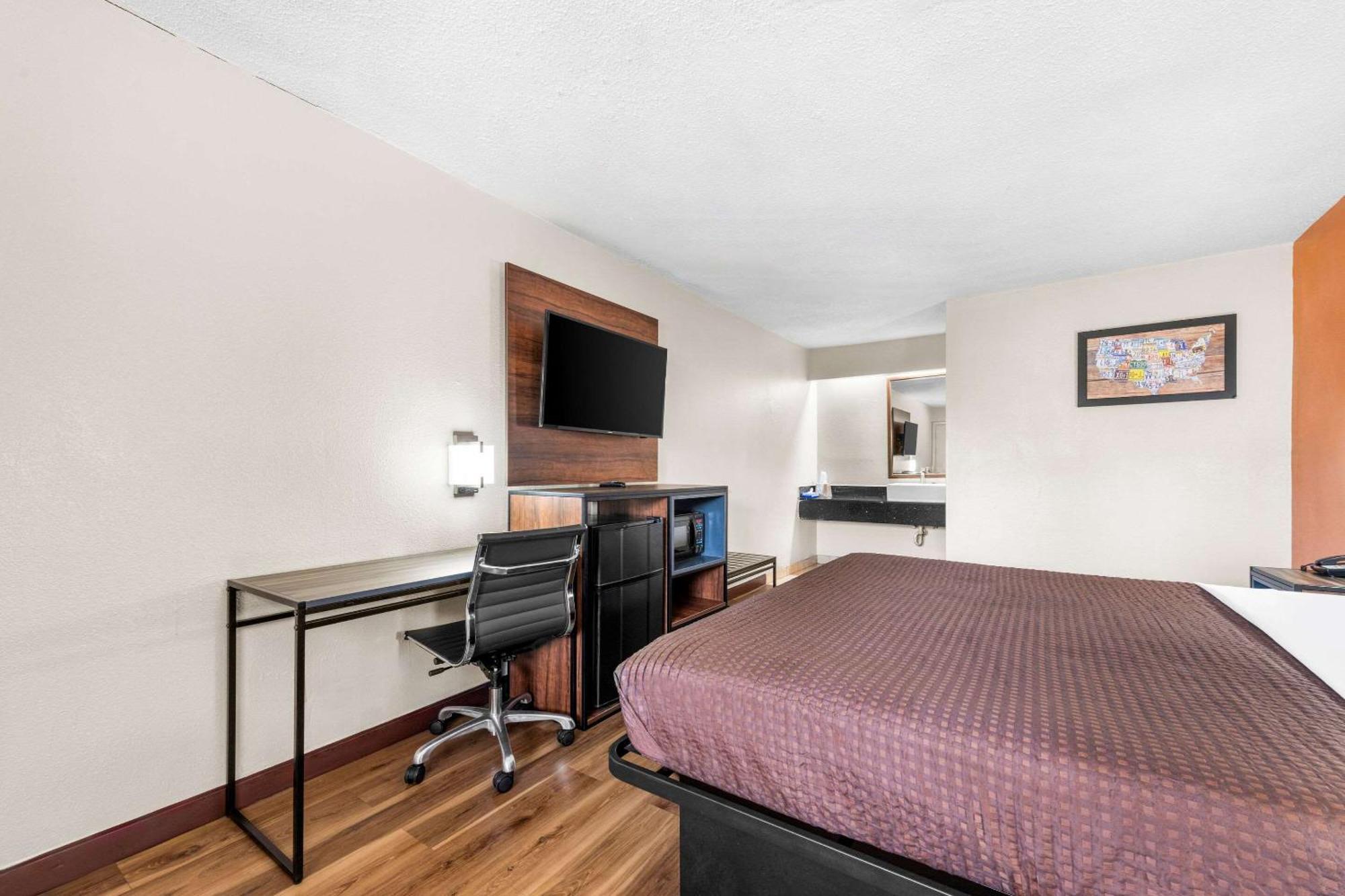Econo Lodge Charlotte Airport Buitenkant foto