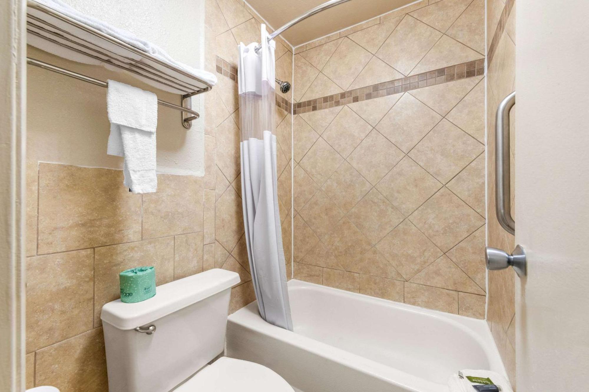 Econo Lodge Charlotte Airport Buitenkant foto