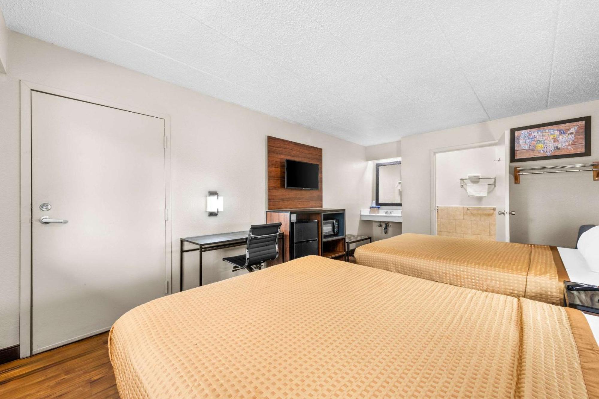 Econo Lodge Charlotte Airport Buitenkant foto